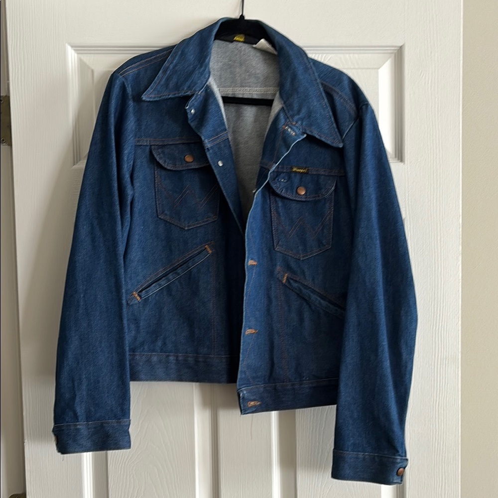 Wrangler Blue Lightweight Shirt Jacket with Classic Styling